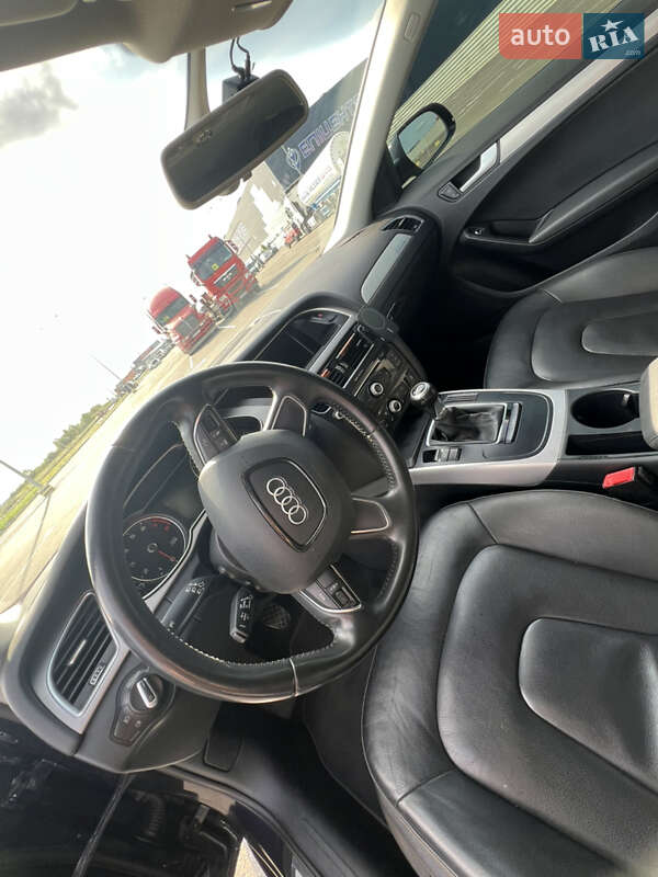 Седан Audi A4 2013 в Львові