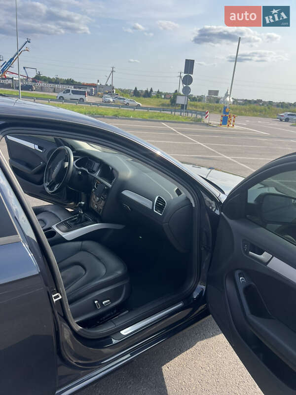 Седан Audi A4 2013 в Львові