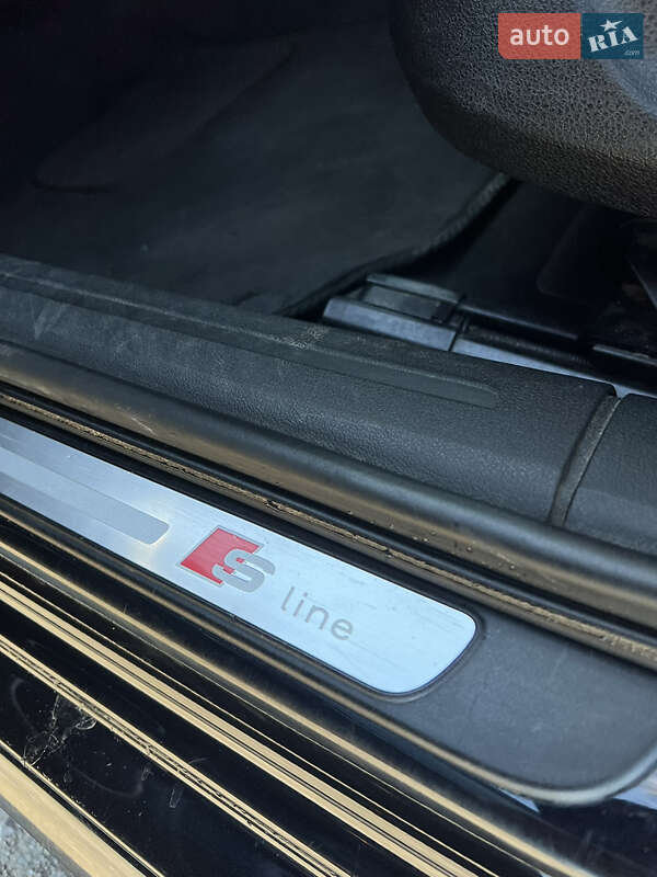 Седан Audi A4 2014 в Львові