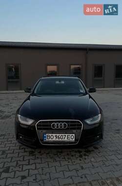 Седан Audi A4 2012 в Львове