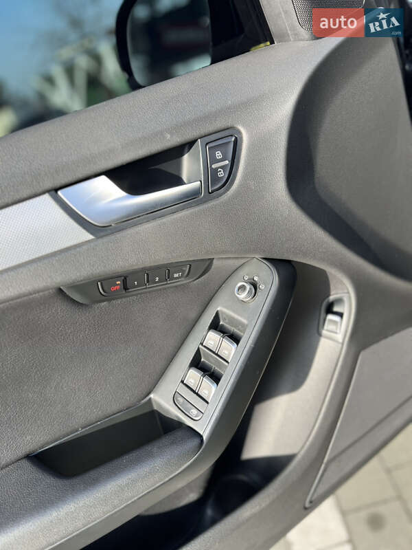 Седан Audi A4 2012 в Хмельницькому