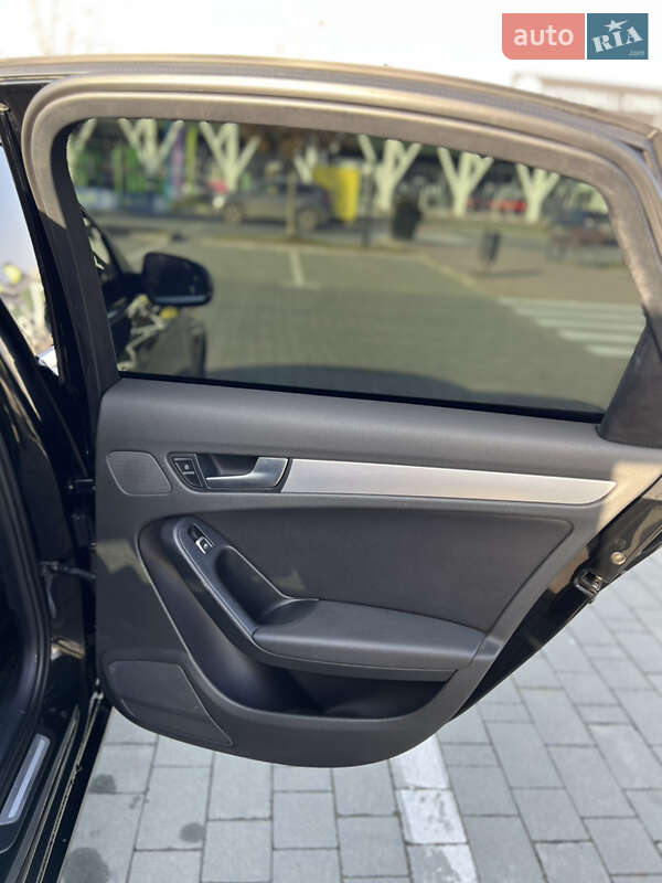 Седан Audi A4 2012 в Хмельницькому