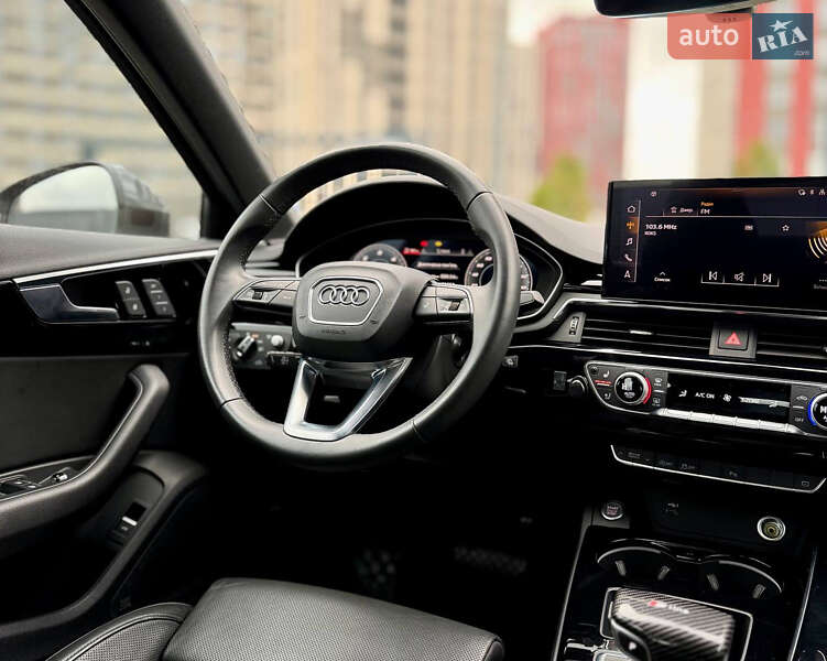 Седан Audi A4 2020 в Києві