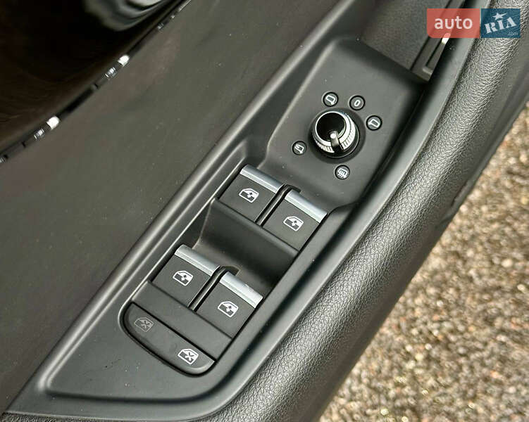 Седан Audi A4 2020 в Києві