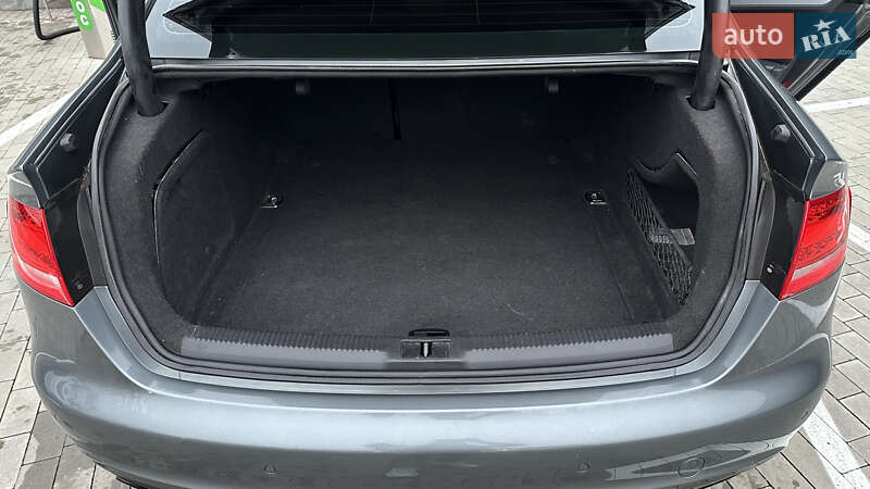 Седан Audi A4 2012 в Гостомелі