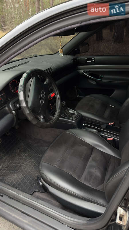 Седан Audi A4 1996 в Бородянці