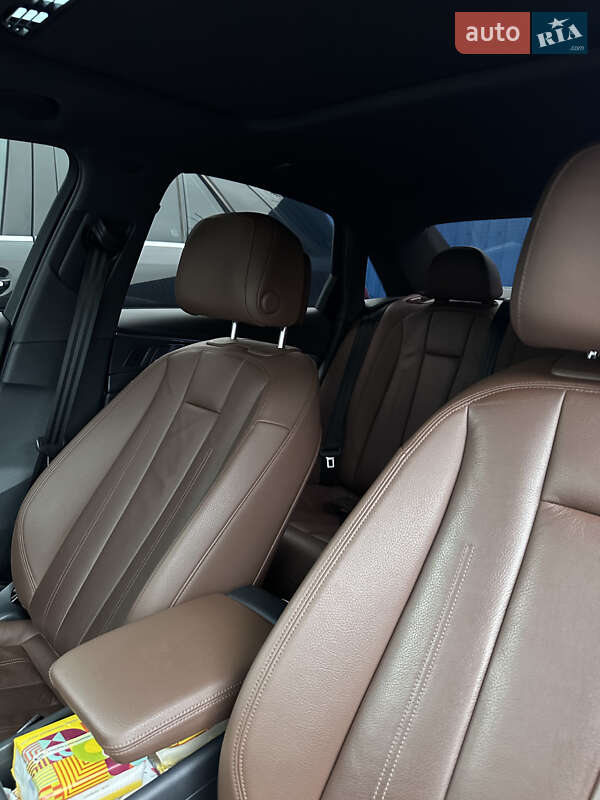 Седан Audi A4 2016 в Киеве