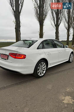 Седан Audi A4 2014 в Луцке