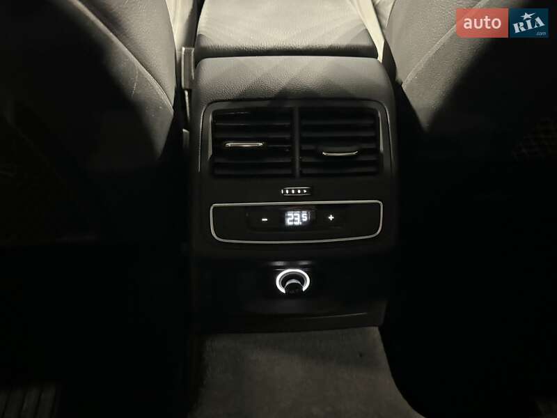 Седан Audi A4 2017 в Одесі