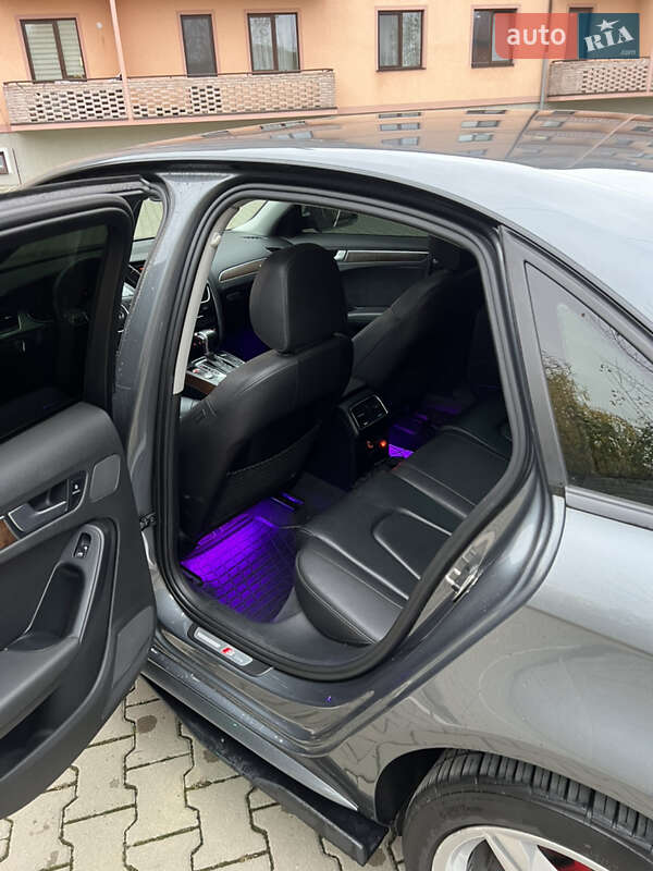Седан Audi A4 2014 в Львові