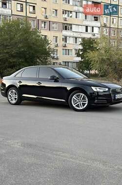 Седан Audi A4 2017 в Днепре