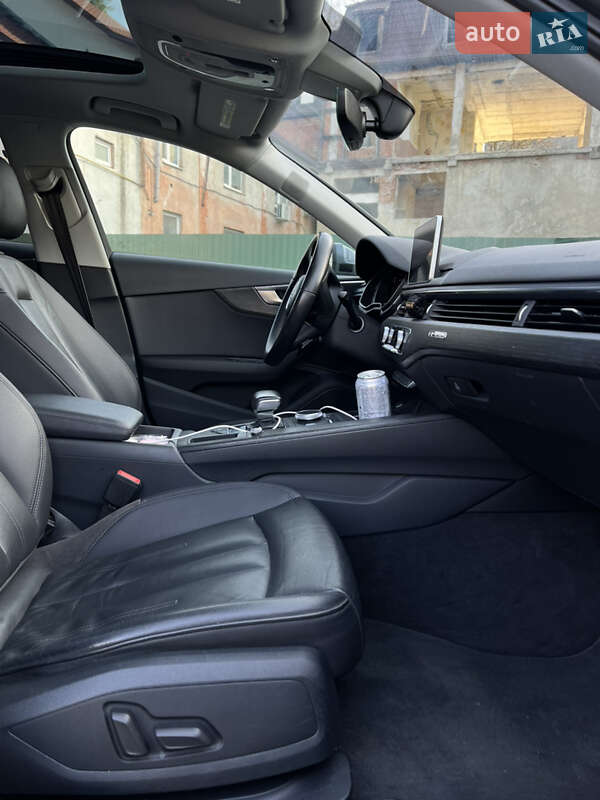 Седан Audi A4 2016 в Львове