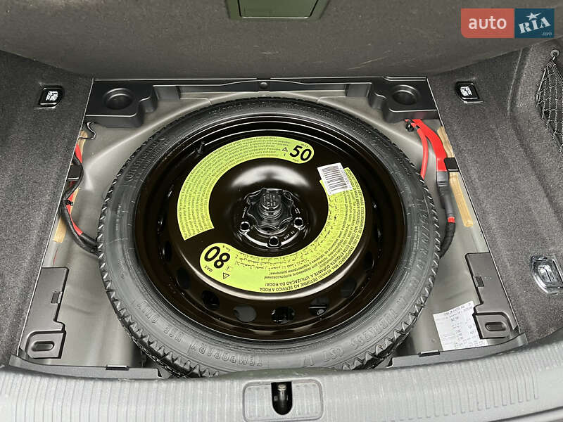 Седан Audi A4 2018 в Львові