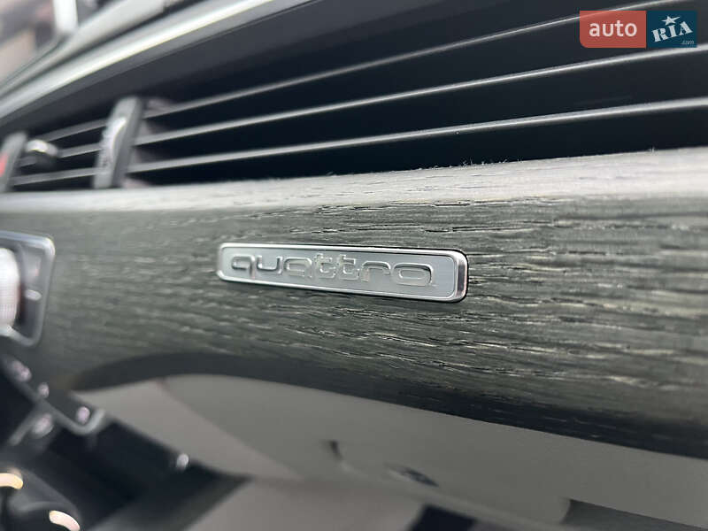 Седан Audi A4 2018 в Львові