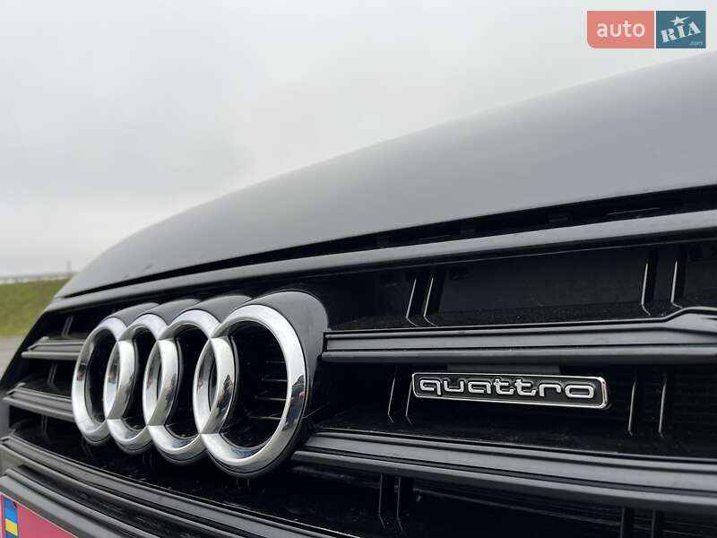Седан Audi A4 2018 в Львові
