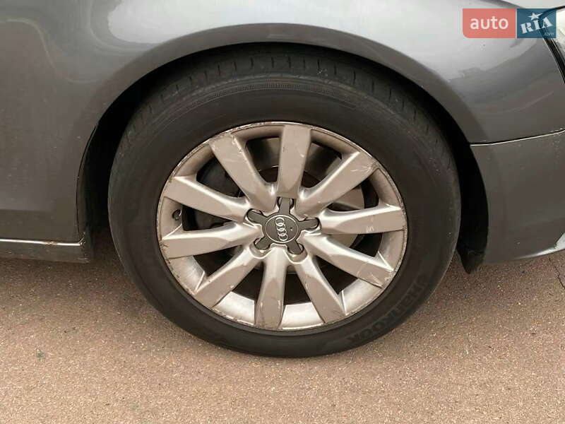 Седан Audi A4 2013 в Києві