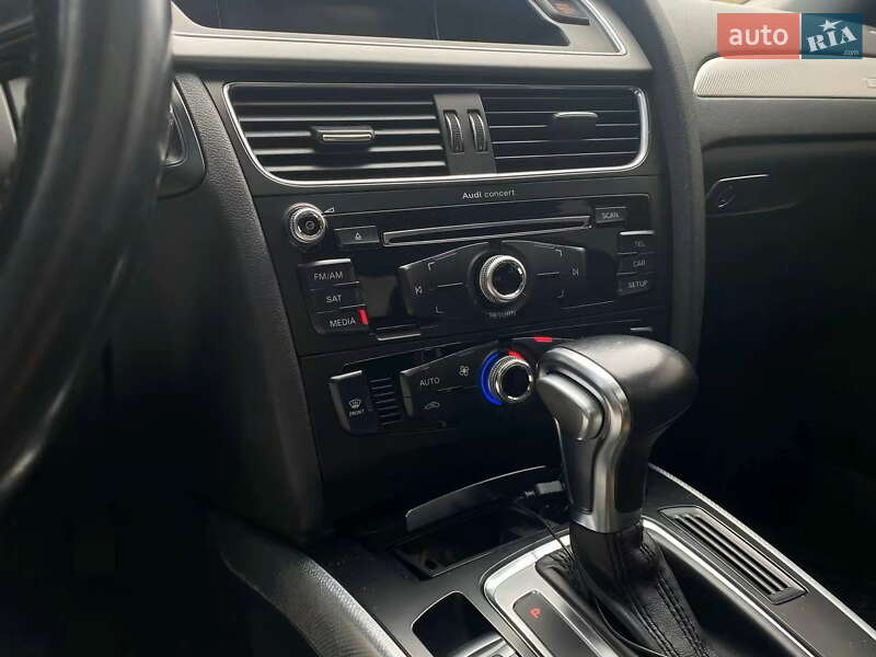 Седан Audi A4 2013 в Києві