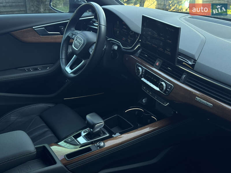 Седан Audi A4 2021 в Луцьку