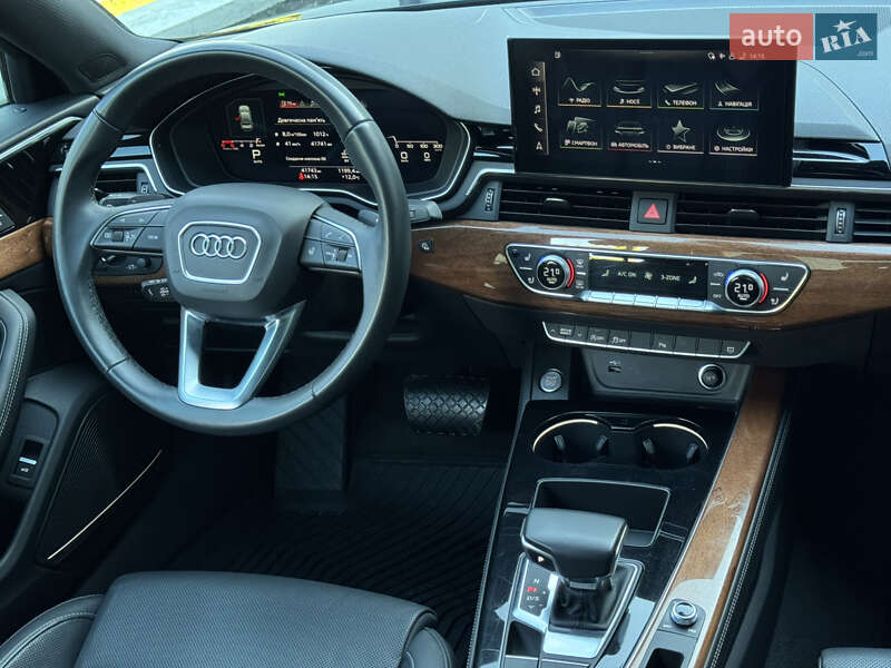 Седан Audi A4 2021 в Луцьку