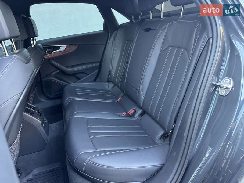 Седан Audi A4 2021 в Луцьку