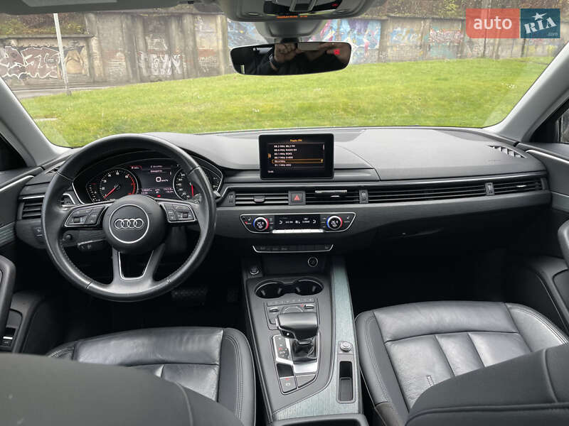 Седан Audi A4 2017 в Львове
