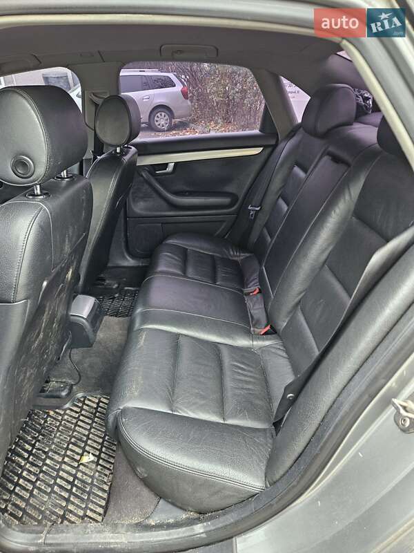 Седан Audi A4 2004 в Києві