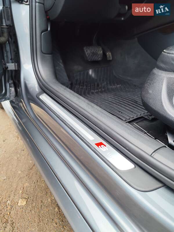 Седан Audi A4 2015 в Чернігові