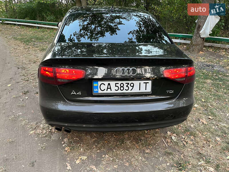 Седан Audi A4 2012 в Смеле