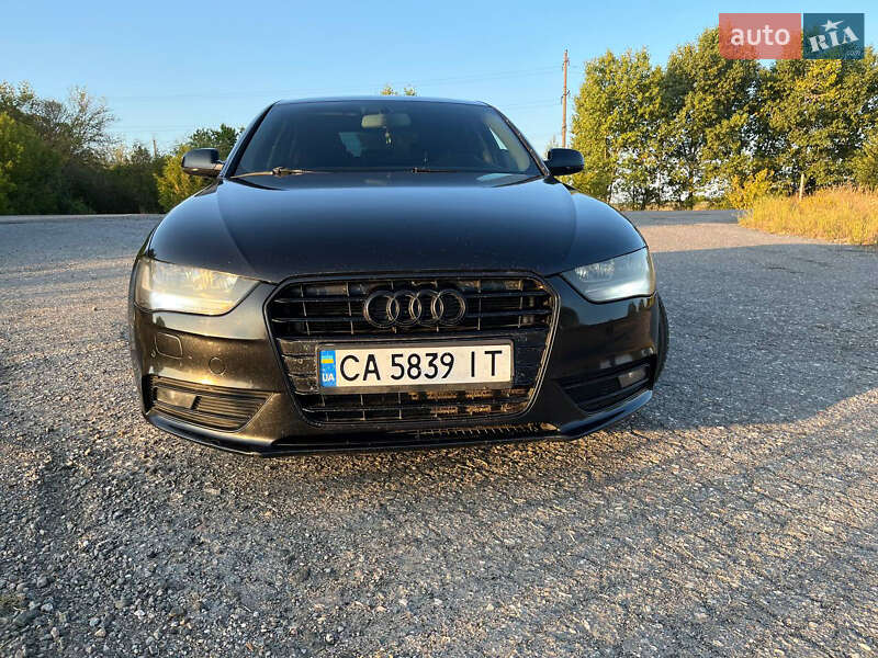 Седан Audi A4 2012 в Смеле