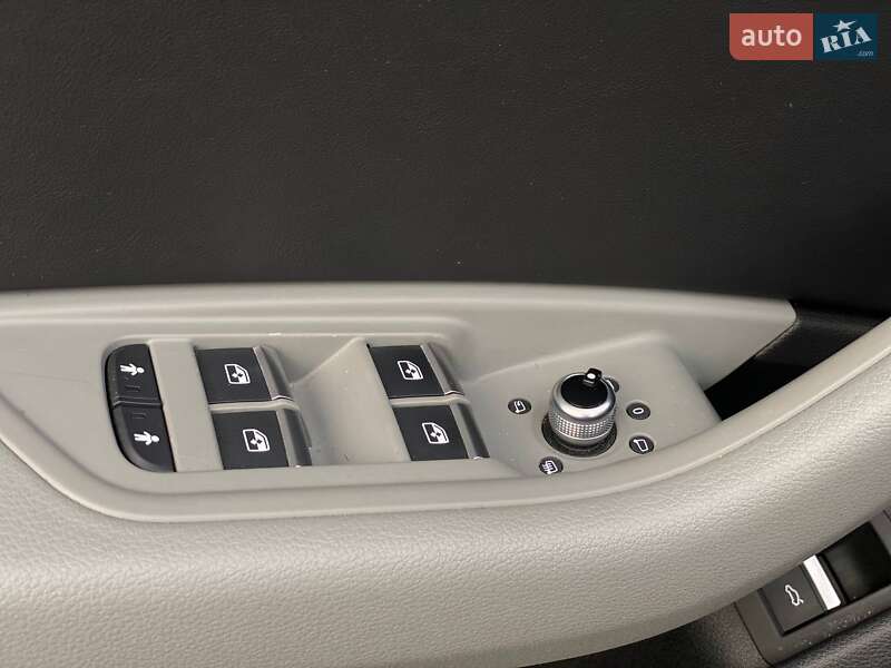 Универсал Audi A4 2018 в Киеве