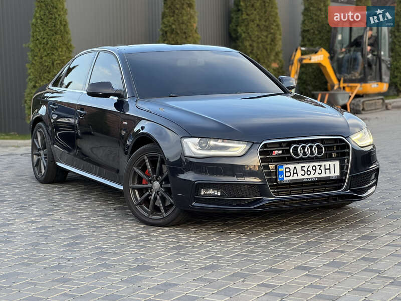 Седан Audi A4 2014 в Кропивницком