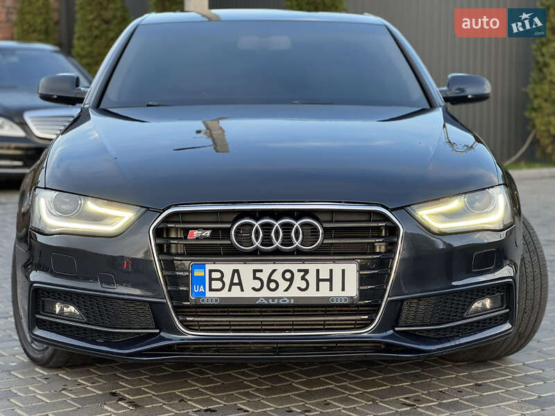 Седан Audi A4 2014 в Кропивницком