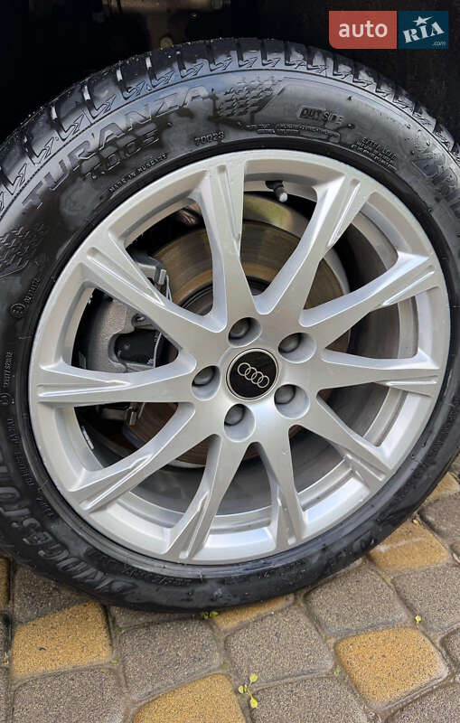 Седан Audi A4 2023 в Каменке-Бугской