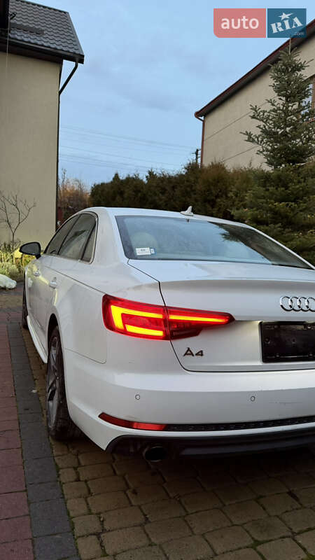 Седан Audi A4 2016 в Львові