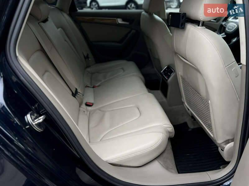 Седан Audi A4 2010 в Одессе