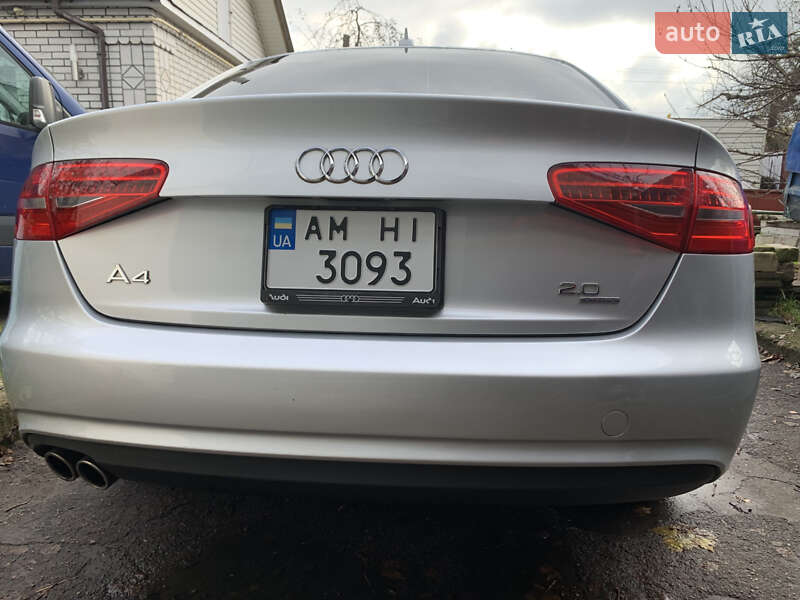 Седан Audi A4 2013 в Коростене