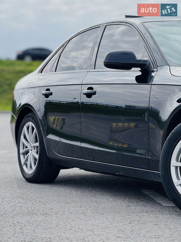 Седан Audi A4 2013 в Львове