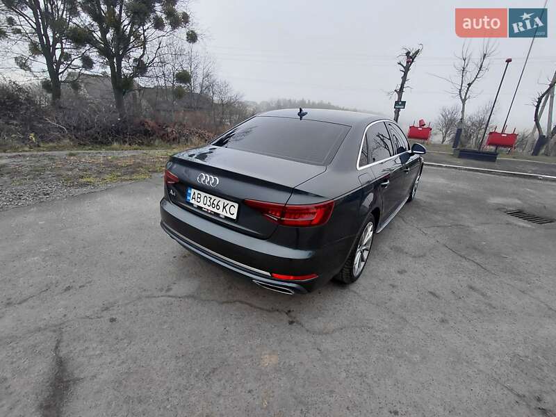 Седан Audi A4 2019 в Шпикові