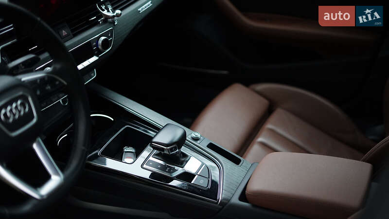 Седан Audi A4 2020 в Одессе