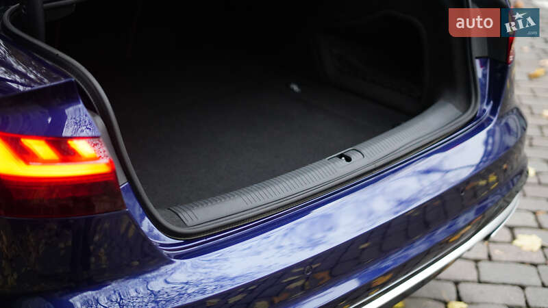 Седан Audi A4 2020 в Одессе