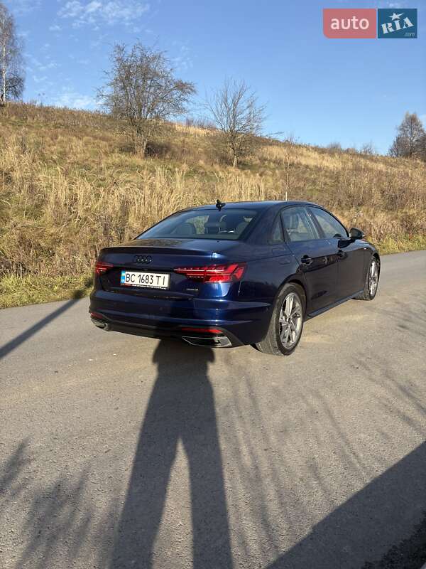 Седан Audi A4 2022 в Львові