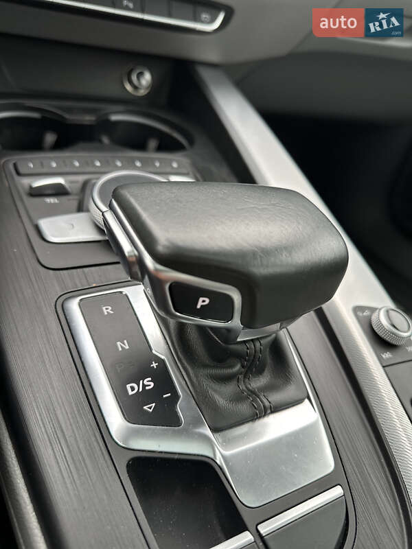 Седан Audi A4 2016 в Львове