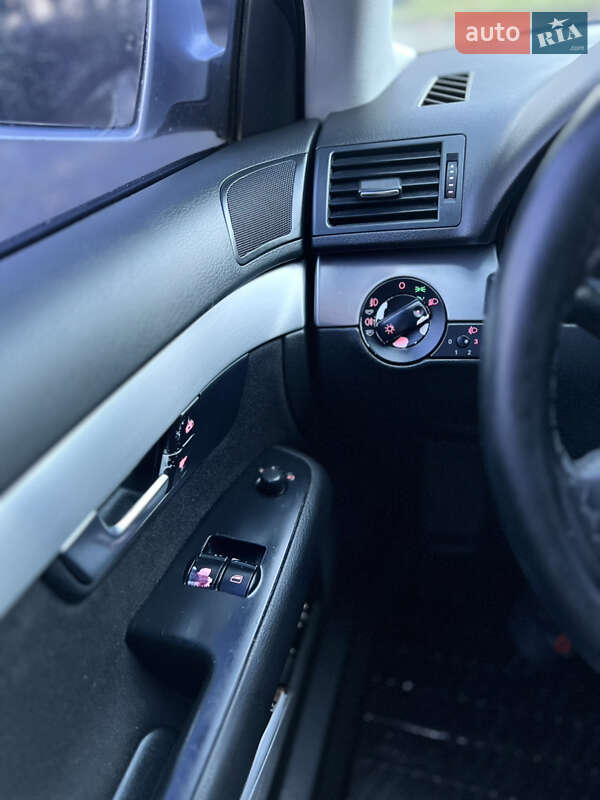 Седан Audi A4 2007 в Дублянах фото 21 Седан Audi A4 2007 в Дублянах
