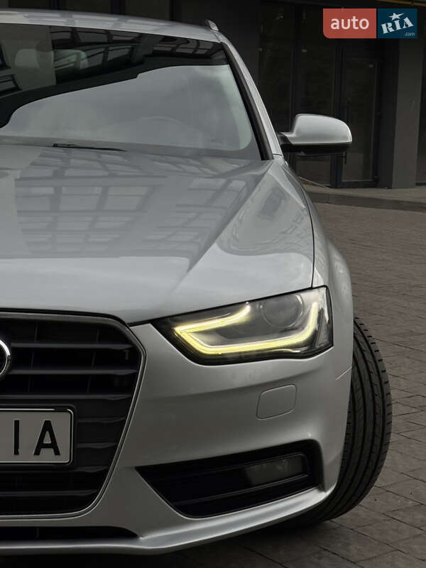Универсал Audi A4 2012 в Новояворовске