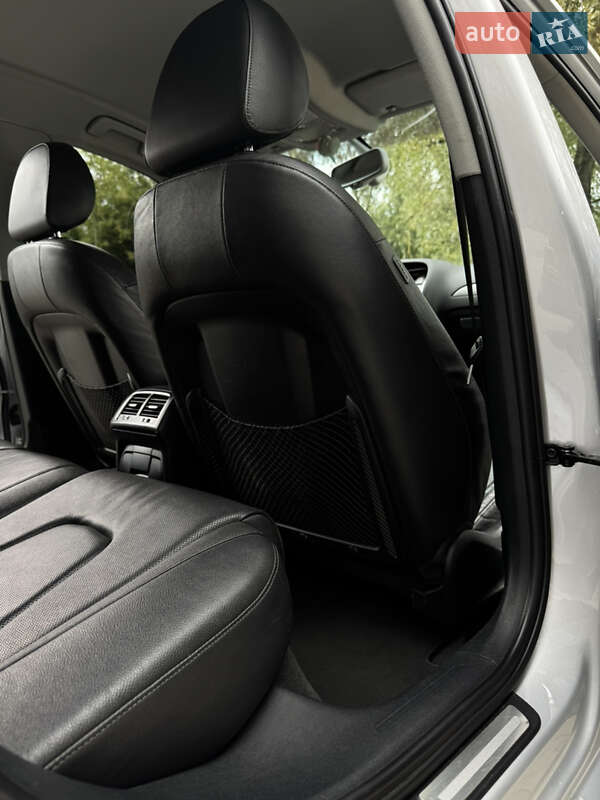 Универсал Audi A4 2012 в Новояворовске