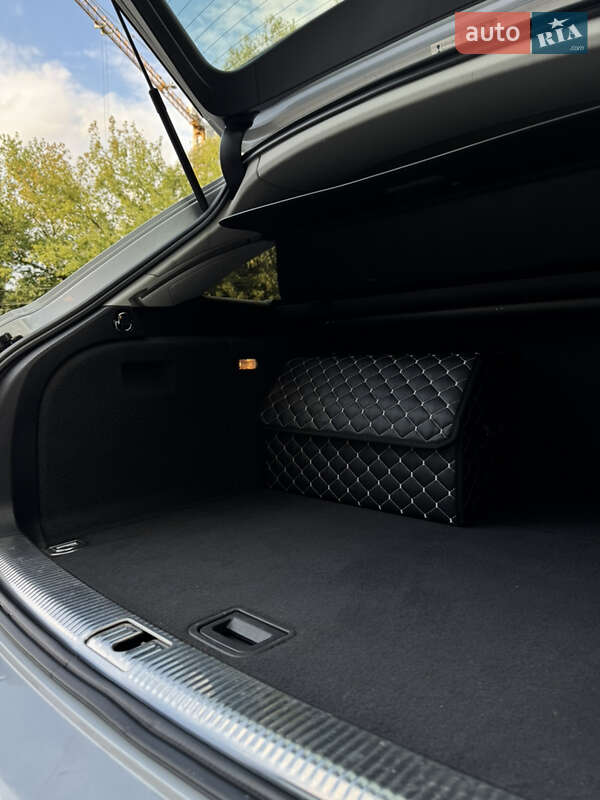 Универсал Audi A4 2012 в Новояворовске