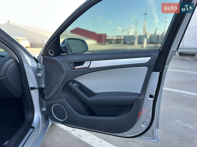 Седан Audi A4 2013 в Киеве