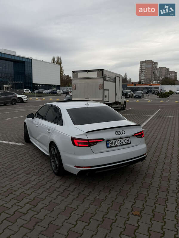Седан Audi A4 2018 в Одесі