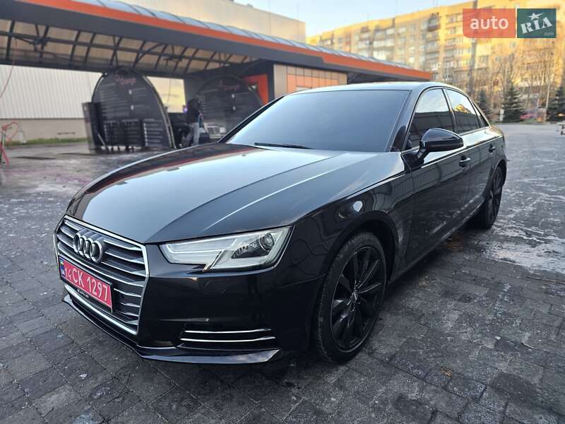 Седан Audi A4 2017 в Львове