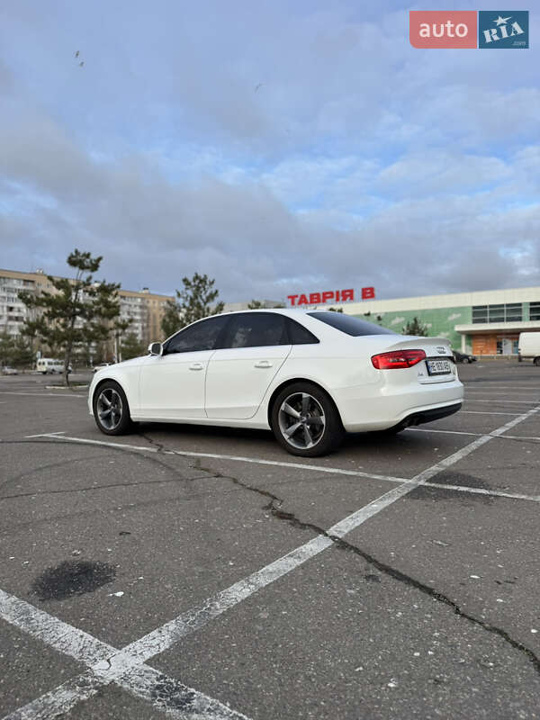 Седан Audi A4 2013 в Николаеве